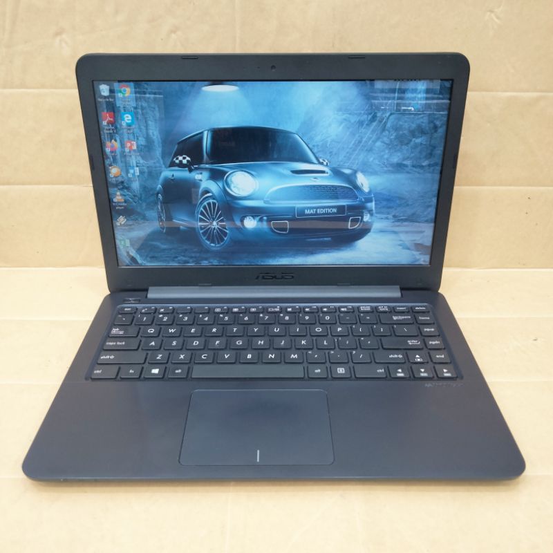 Laptop Asus Vivobook E402Y Amd E2-7015 RAM 4 GB SSD 256GB MULUS
