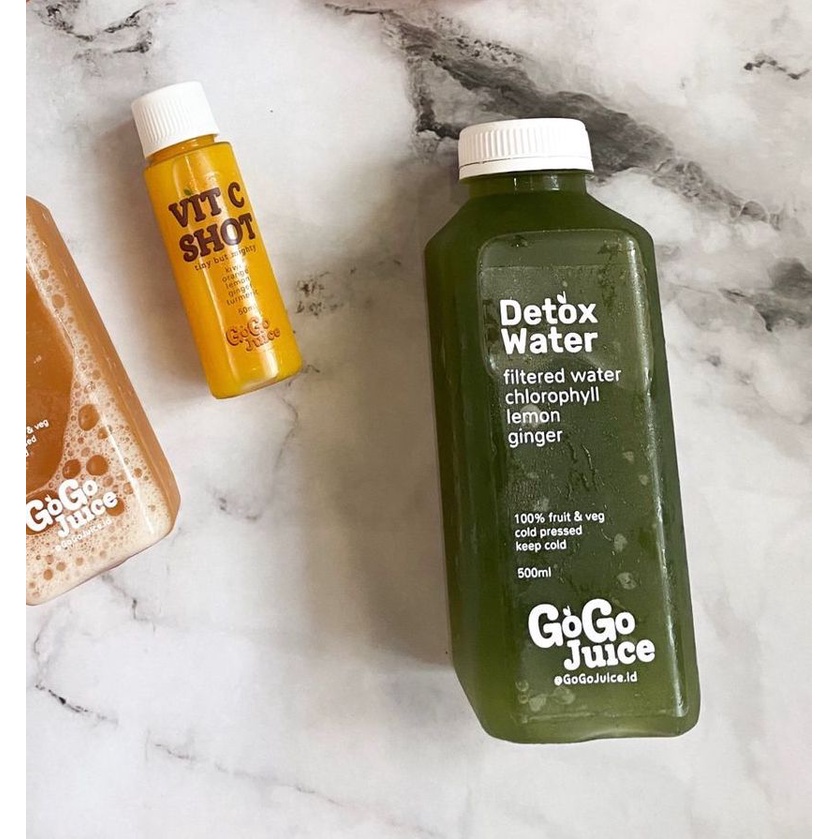 

Detox Water 500ML Air Chlorophyll Lemon Jahe Cold Pressed Infused Water