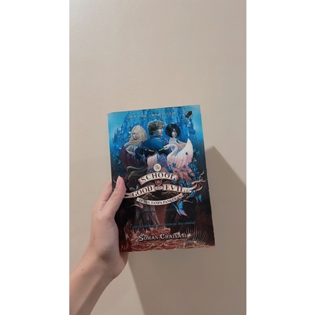 Preloved The School for Good and Evil (Dunia Tanpa Pangeran)