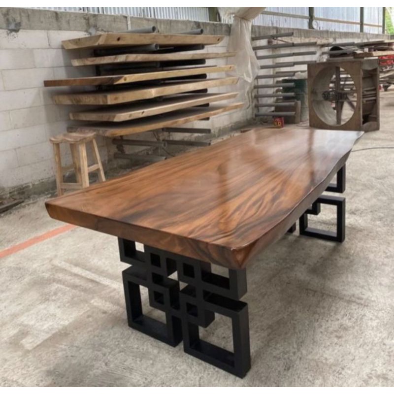 Meja Makan Kaki Besi