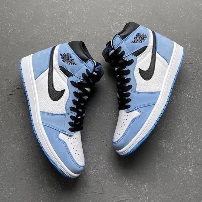 Sepatu Air Jordan biru