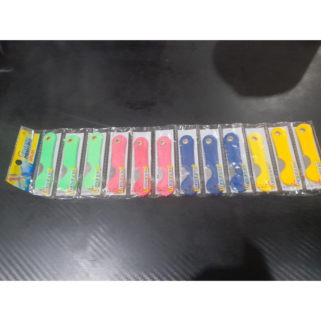 

Cutter Kecil Warna Warni panjang 10cm