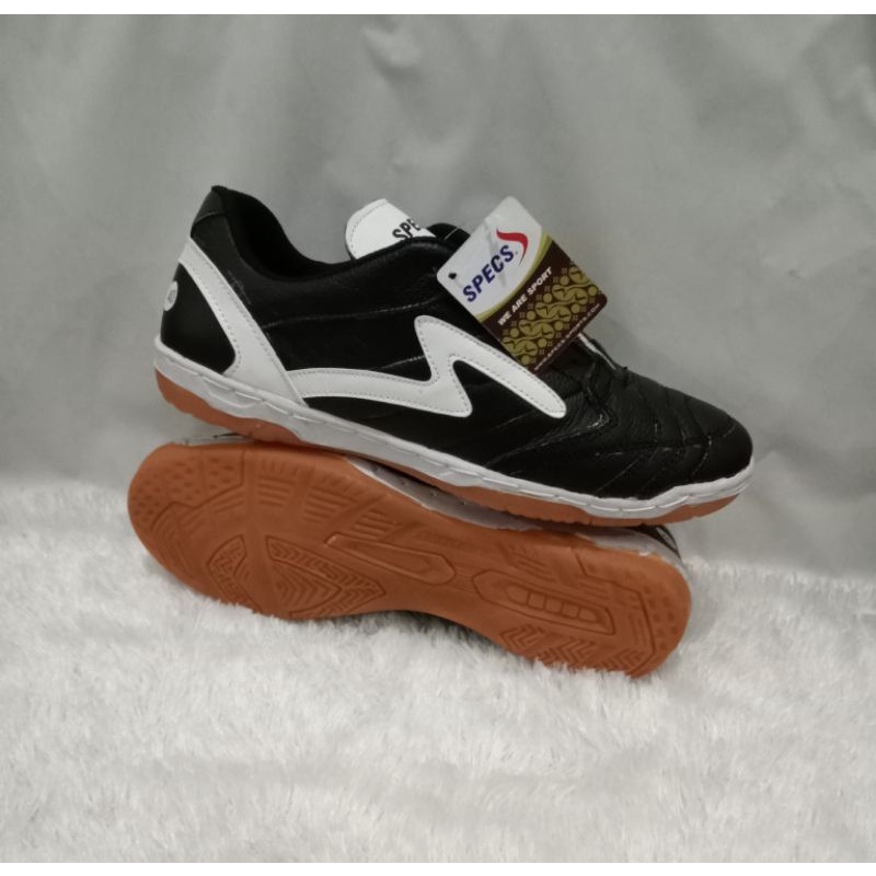 sepatu futsal kulit asli/sepatu kulit asli sol sudah di jahit