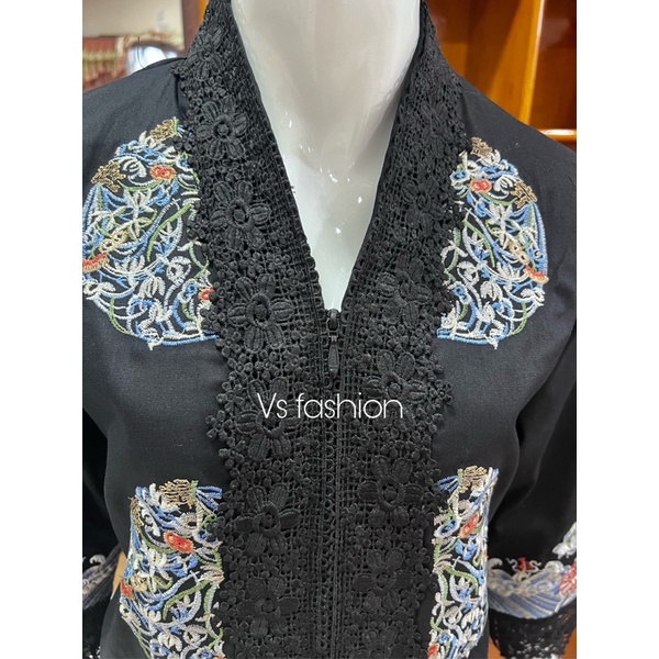 1251 /1250 kebaya bordir timbul kombinasi brukat tebal alexuez premium hitam /kebaya encim