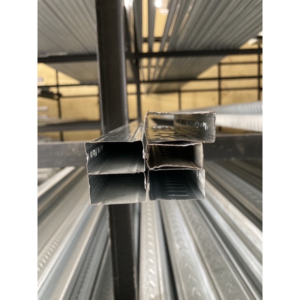 HOLO baja ringan 2x4