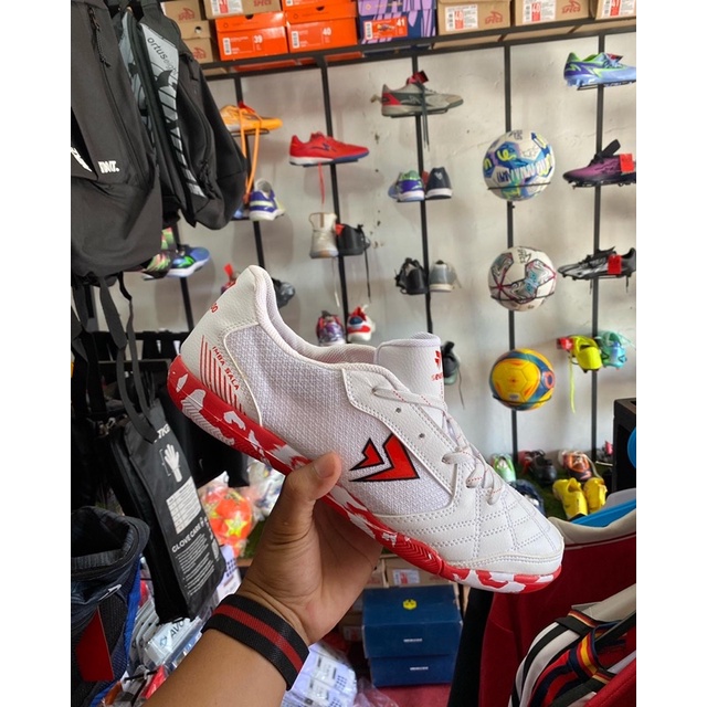 sepatu futsal sevspo
