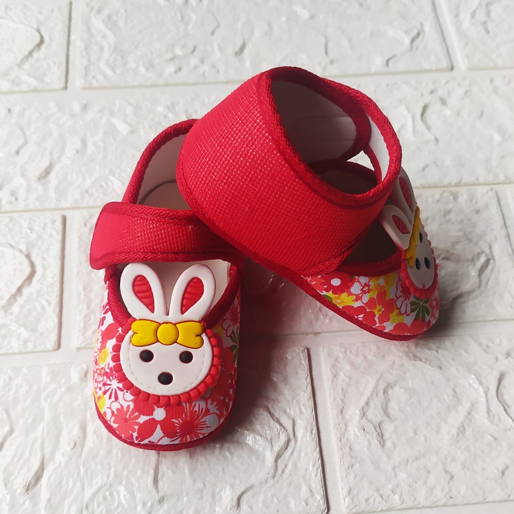 Sepatu bayi perempuan / girl slip - on