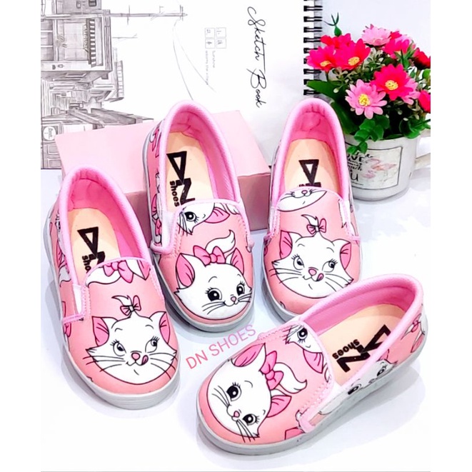 Sepatu Anak slip on anak Perempuan Karakter Marry Pink