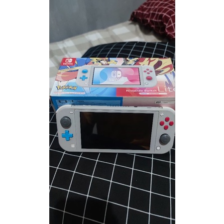 Nintendo Switch Lite Zacian and Zamazenta Bekas