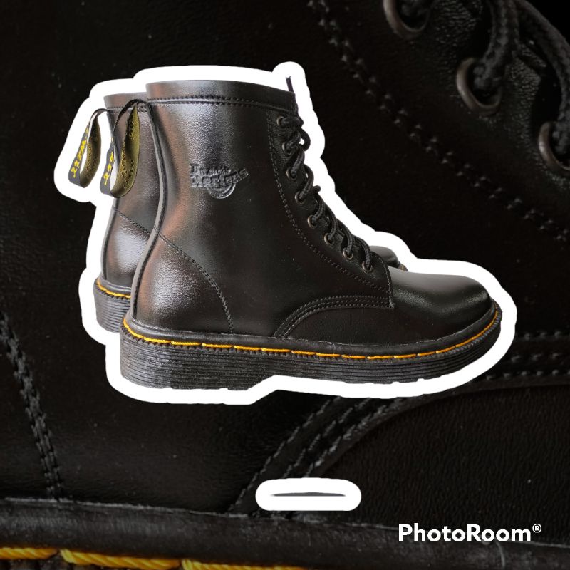 SEPATU DOKMART TINGGI 8 HOLE LOW BOOTS  DR.MARTENS PRIA HADE UK 38-45