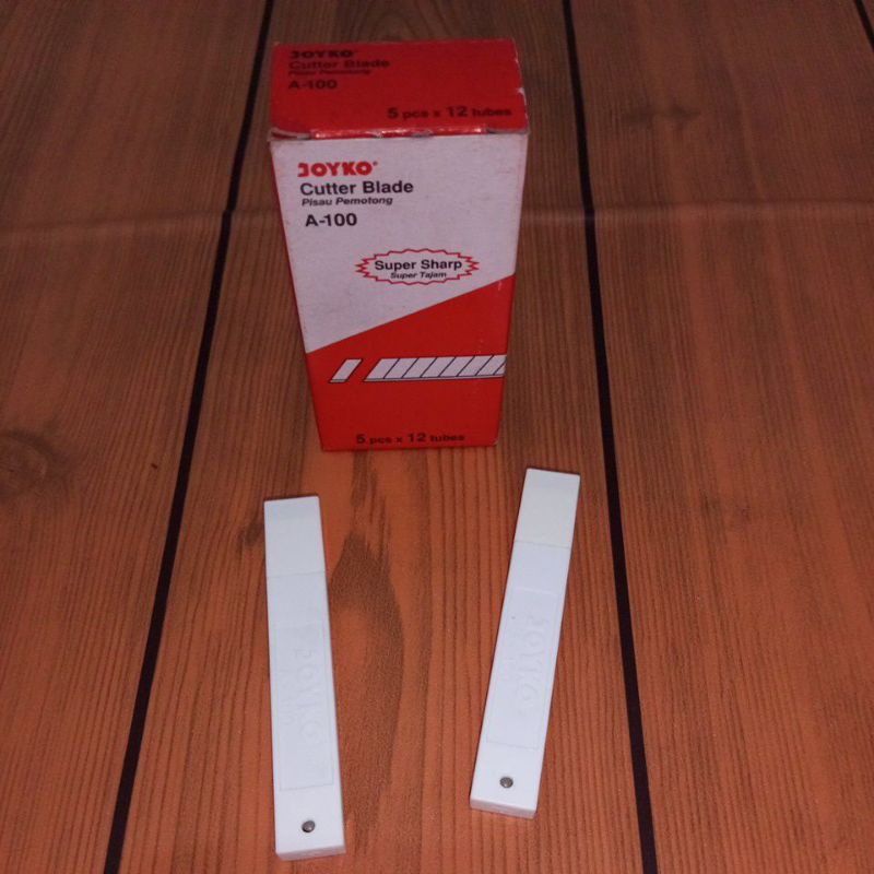 

isi ulang cutter kecil/cutter Blade A-100 joyko untuk isi ulang cutter kecil (1tube isi 5pcs cutter)