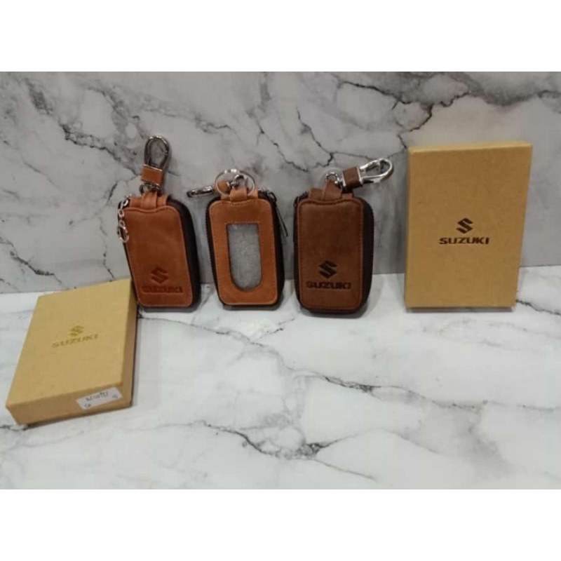 Dompet /Hardcase /Tempat Remote Mobil Kulit - Gantungan kunci Logo Suzuki