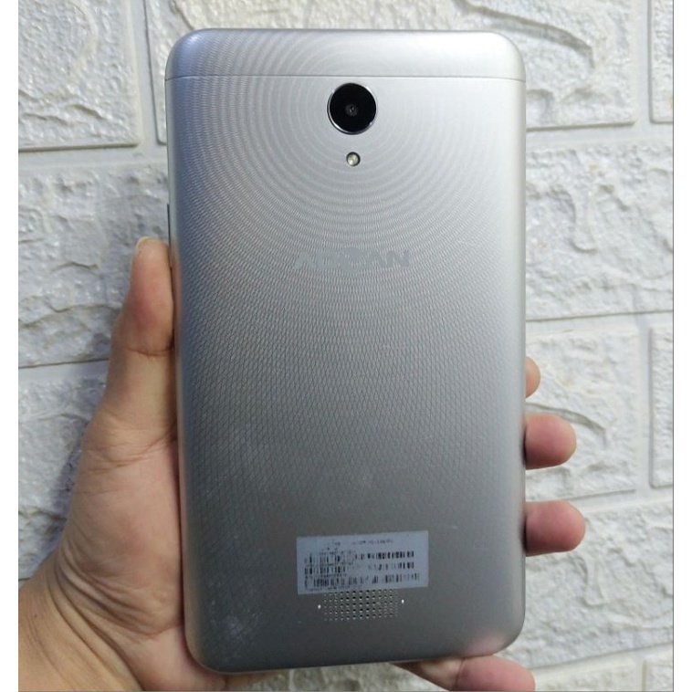 Tablet Advan i7U 4G Lte Ram 2GB Rom 16GB second