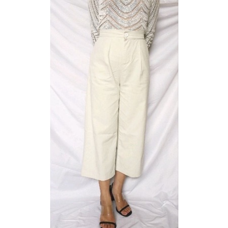 Preloved Kulot Linen Broken White