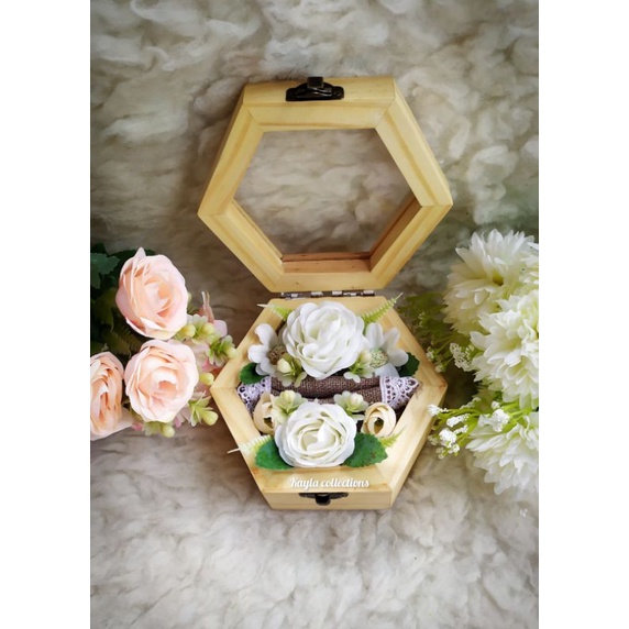 TEMPAT CINCIN TUNANGAN/KOTAK CINCIN KAYU/KOTAK CINCIN LAMARAN