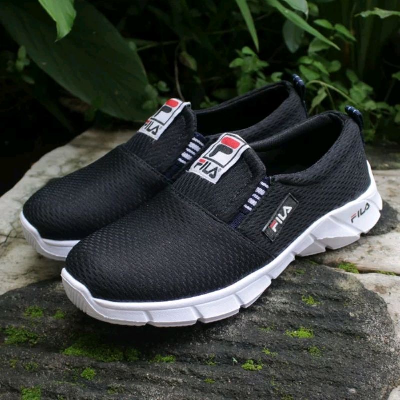 Sepatu Slip On Pria Warna Hitam Ukuran : 42