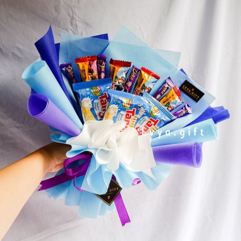 (GS 0003) Lvya.gift Buket snack murah tema biru | Buket biru | Snack bouquet | Buket snack affordable | Buket snack wisuda | Buket snack biru