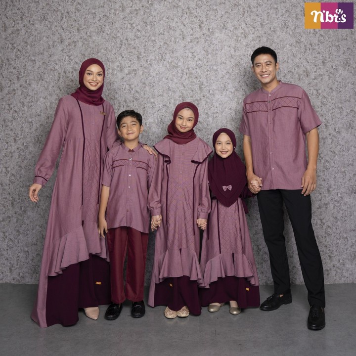 SARIMBIT NIBRAS 2023 ESTELA MAROON SERAGAM KELUARGA GAMIS BAJU KOKO IBU AYAH ANAK LAKI LAKI PEREMPUA