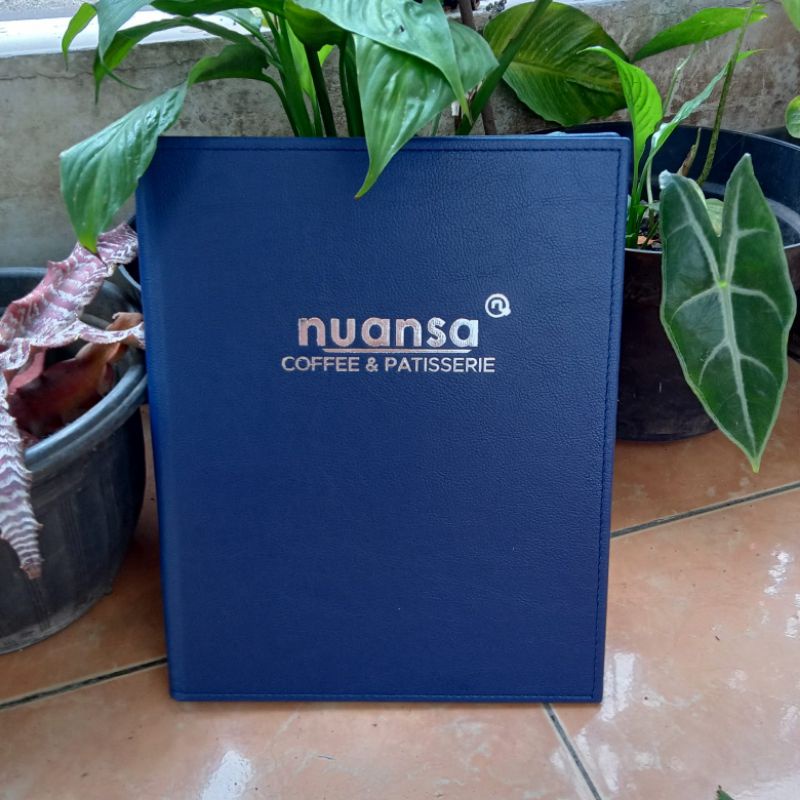

buku menu ukuran a4 embos silver dibaut