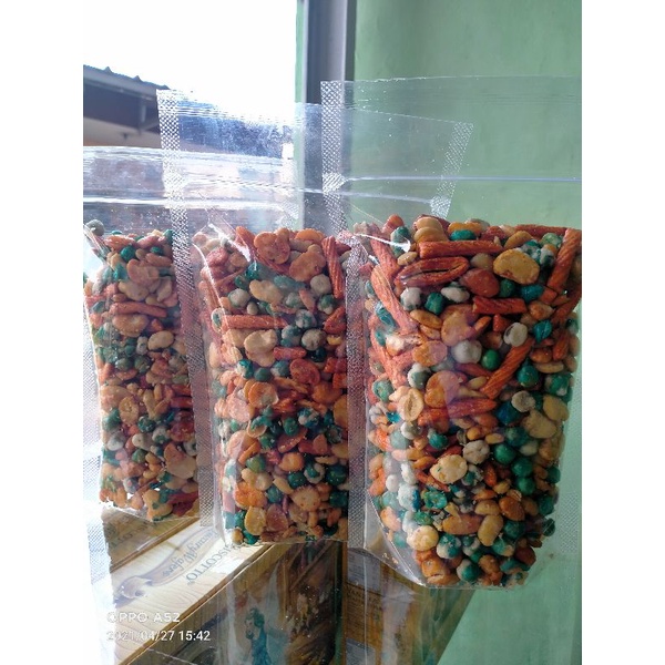 

KACANG CAMPUR