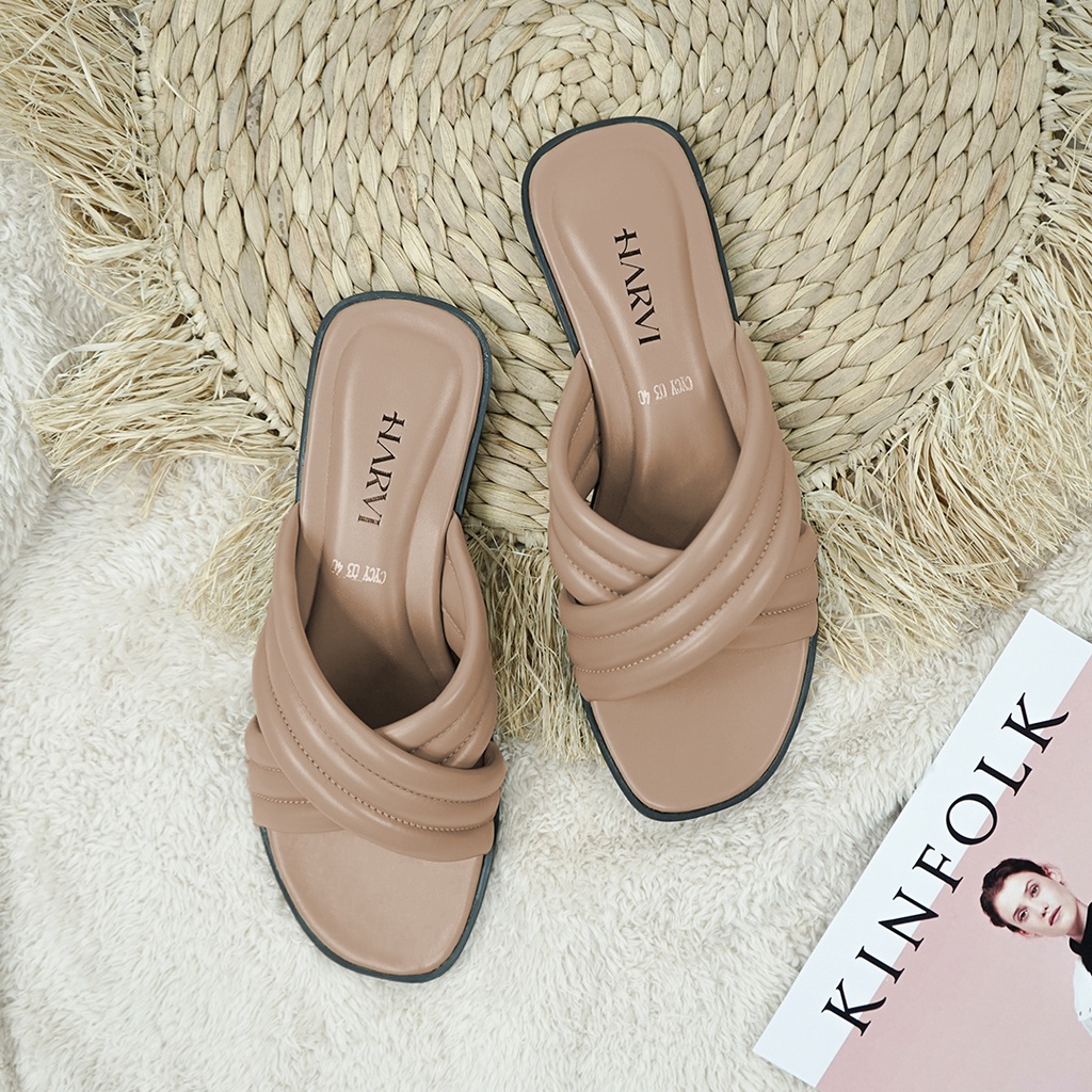 Grutty Lavovia Sandal Wanita Flat Silang Sandal Slide