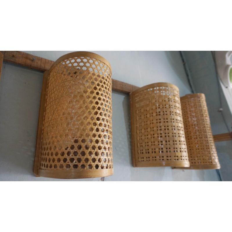 kap lampu bambu dinding anyaman