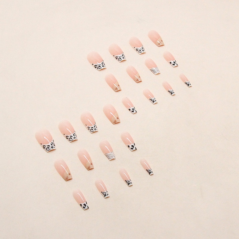 Cow Stripes French Style Fake Nails Kuku Palsu Panjang Isi 24pcs/box R713