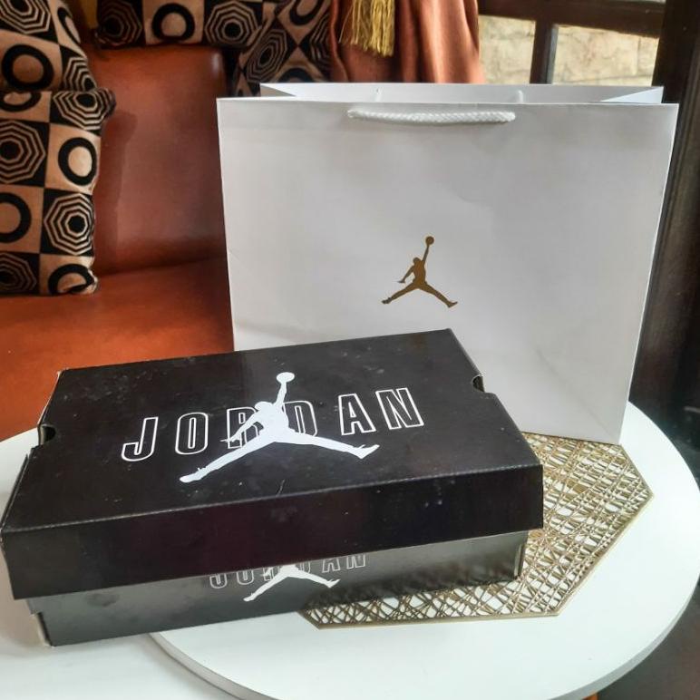 

[0MQ75] Paper Bag dan Box Sepatu Air Jordan Paperbag Tas Nike Gift Wrapping Kotak Kado 61