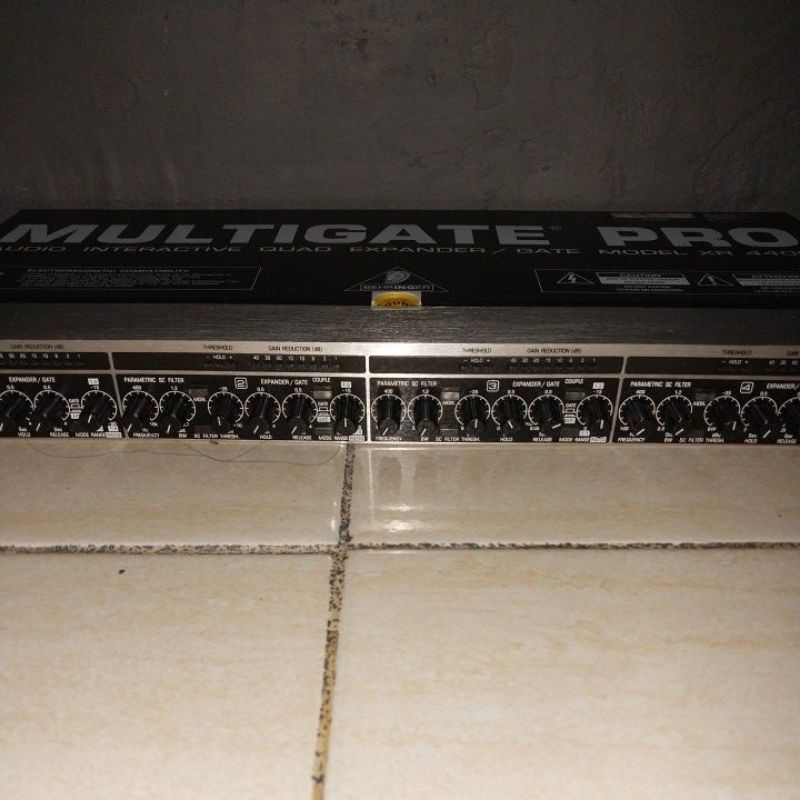 Behringer multigate pro XR-4400