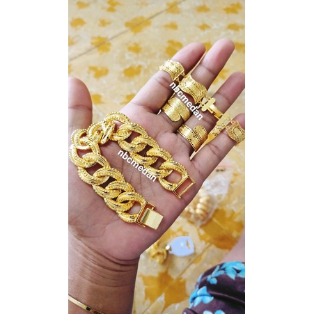 Gelang replika emas 24 k dan 22 k dan mewah, cocok dipake sehari hari