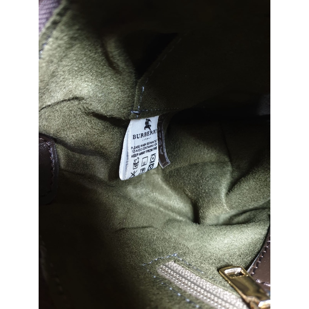 BURBERRY TOP HANDLE BAG IN SIGNATURE -  BB