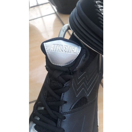 Sepatu Atletica blade