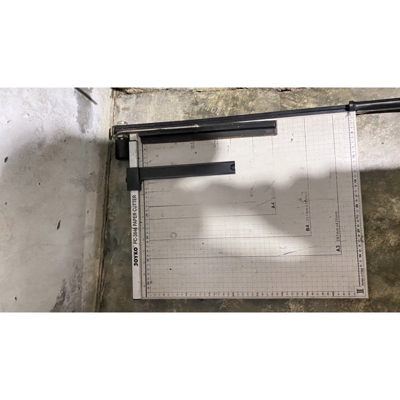 

pemotong kertas