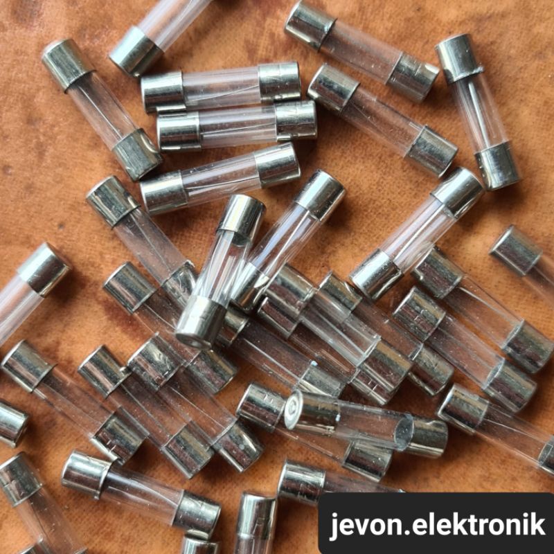 1 Kotak Sekring Bening Kaca Fuse Kecil Pendek 5x20 mm 0,5 1 2 3 4 5 6 7 8 10 15 20 25 30 A Ampere