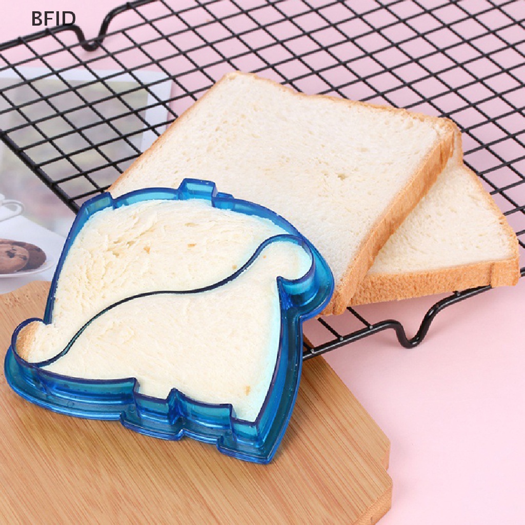 [BFID] Sandwich Cutters Mould Food Toast Bread Mold Lucu Baking Anak Set Lunch Cutter Interesg Aksesoris Dapur Untuk Anak [ID]