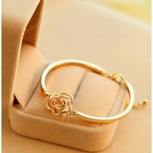 Gelang bandul bunga mawar