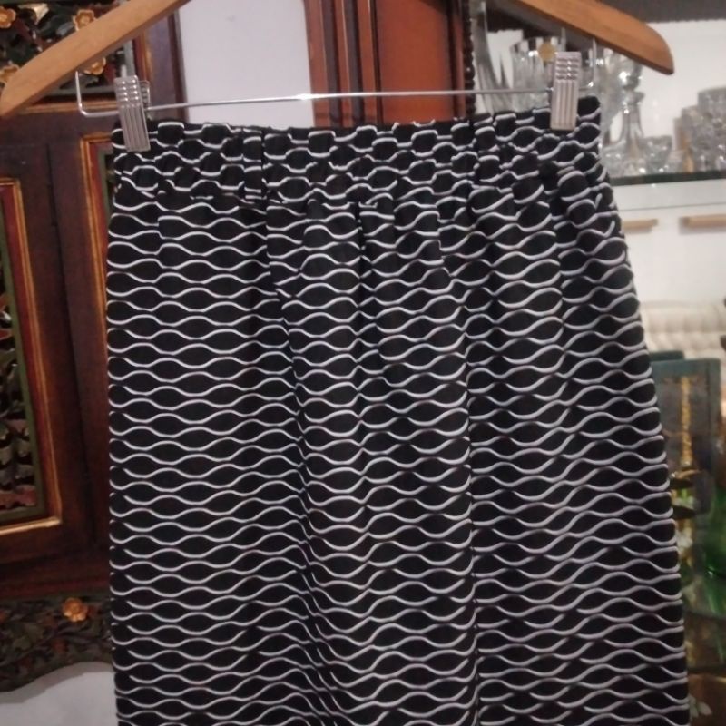 Rok Wanita NovieRock | Preloved