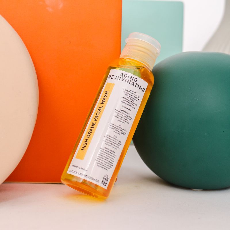 FACIAL WASH AHA WITH GOLD FOR ANTI AGING