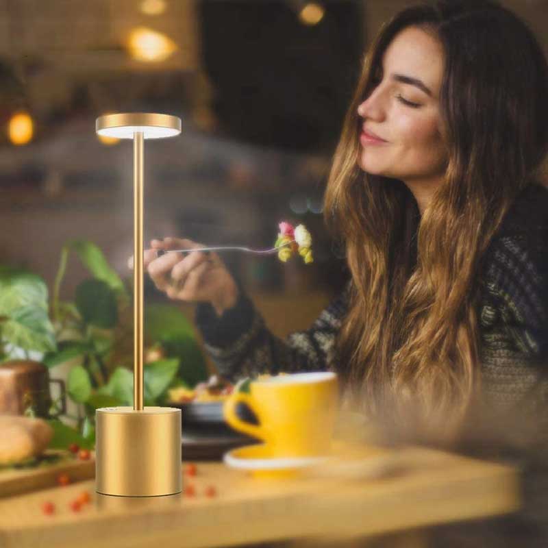 Metal Table Lamp Portable Metal Desk Lamp Bar Table Lamp Cordless LED Rechargeable Untuk Restaurant Kafe Batang