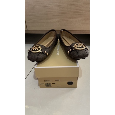 Preloved like new MK Michael Kors Fulton MOC signature brown size 6.5