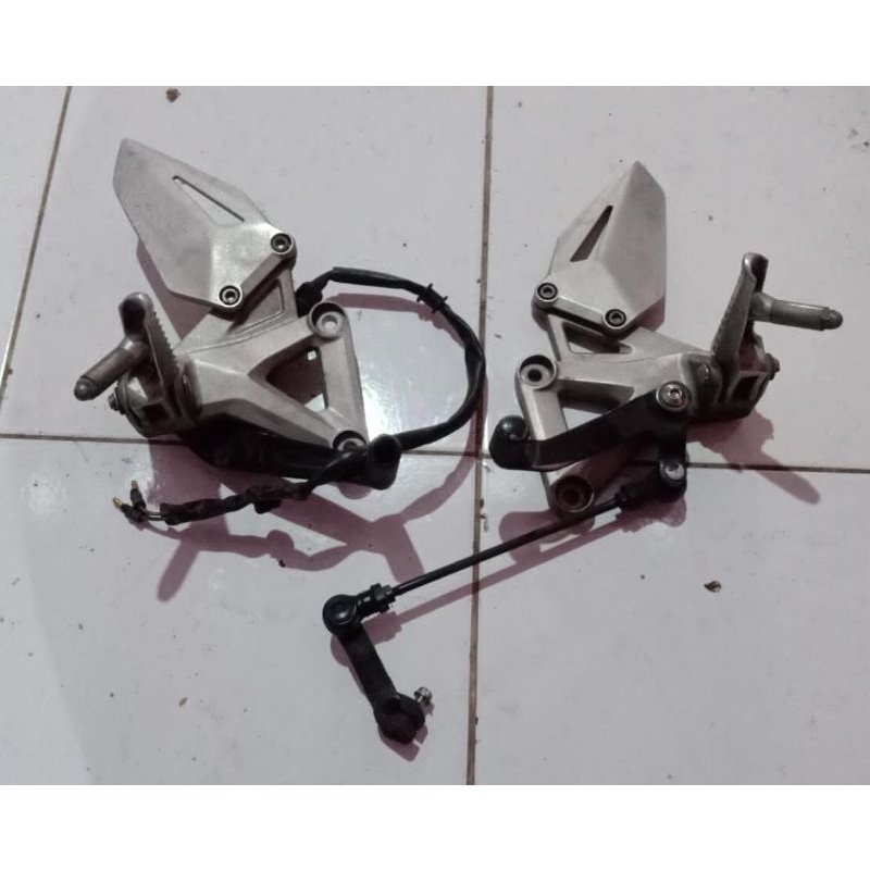 FOOTSTEP CBR250RR