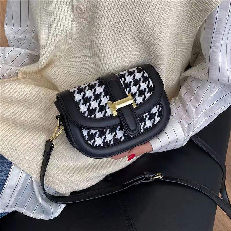 Red Tas wanita baru 2022 gaya panas lintas diagonal siswa all-match in ponsel tas kecil tas persegi kecil high-end musim gugur dan musim dingin