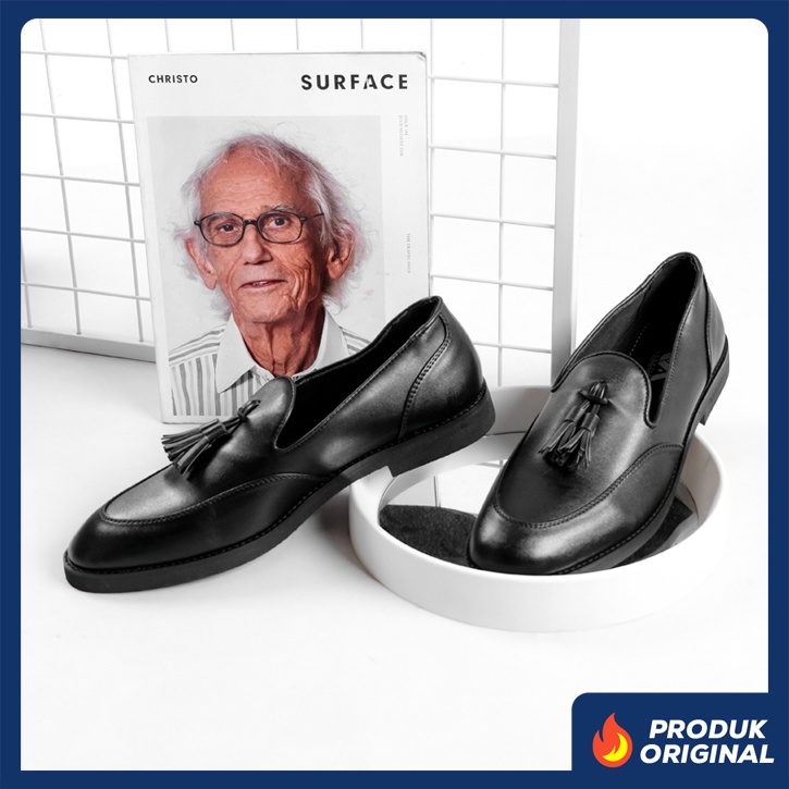 HUESCA BLACK ORIGINAL x LVNATICA Sepatu Loafers Full Hitam Pria Slip On Formal Casual Kerja Kantor Slop Resmi Kantoran Pesta Kondangan Selop Jalan Santai Hangout Kuliah Penny Loafer Semi Kulit Premium Footwear Big Size Jumbo Ukuran Besar 44 Keren Terbaru