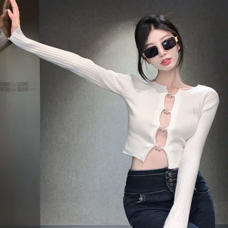 Red Keinginan Murni Gaya Rajutan Sweater Wanita Rasa Desain Niche Hot Gadis Seksi Scheming 2022 Musim Semi Baru Pendek Bottoming Top