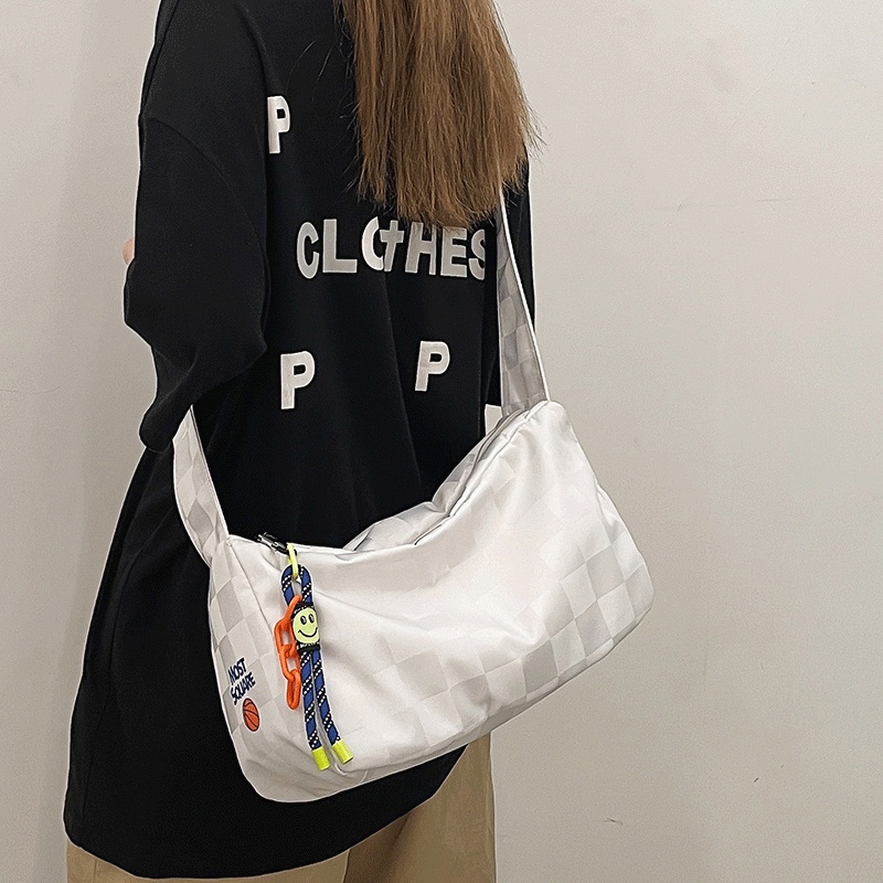 ♟┇™Sera Net Merah Tas Kanvas Kasual Wanita 2022 Musim Panas Baru Perkakas Jepang Ringan Messenger Tas Siswa Kelas Tas Olahraga