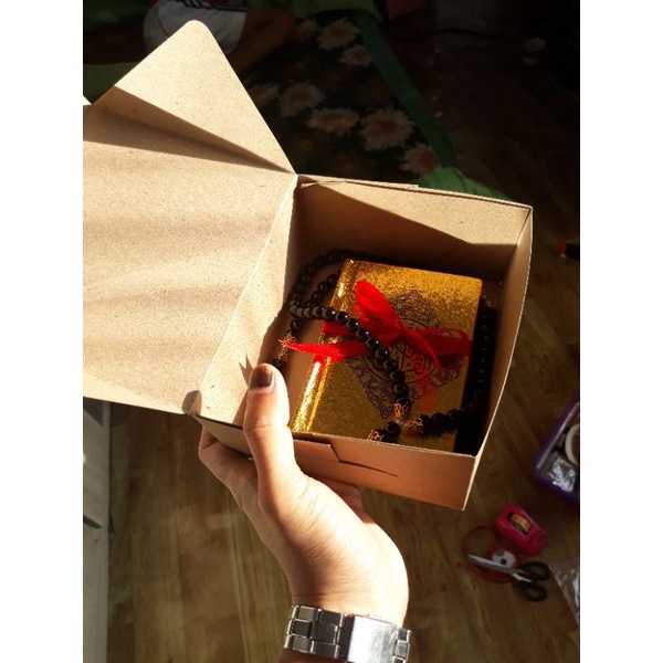 

HAMPERSGIFTBOX,KADOULTAH,BUKETHIJAB,BUKETUANG,BUKETSNACK,BUKETWISUDA,