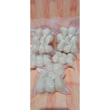 

pempek palembang asli(iwak gabus bag pipinyo) isi 25 pempek palembang