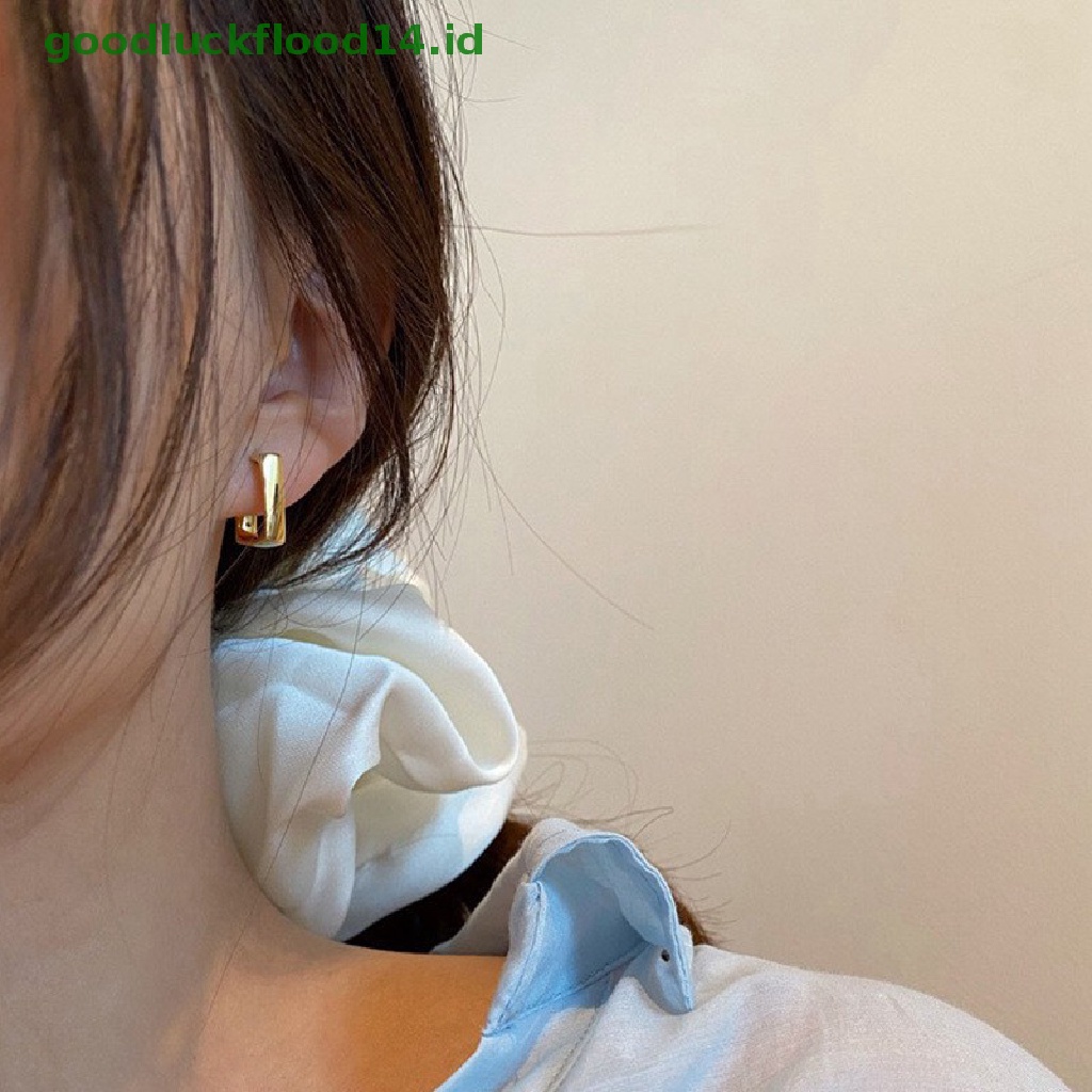 [GOOGFOUR] Baru Fashion Wanita Stainless Steel Glossy Stud Earrings Temperamen Wanita Anting Persegi Pesta Ulang Tahun Hadiah Perhiasan [TOP]