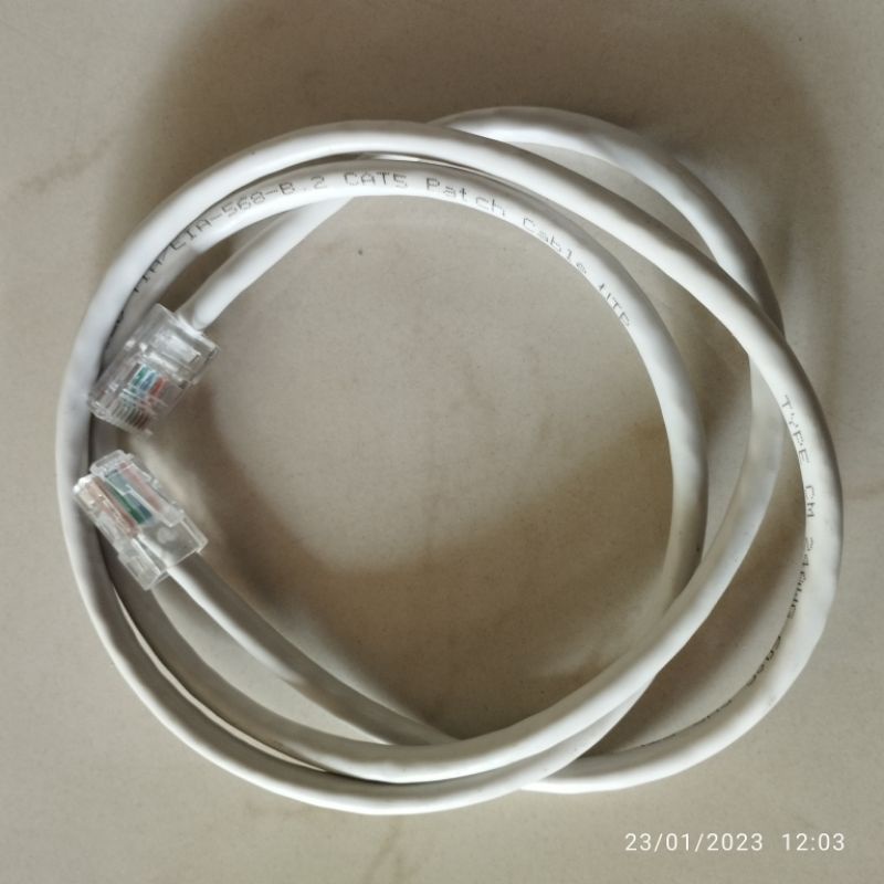 Kabel LAN UTP Cat 5e Panjang 1M Sudah Terpasang Konektor RJ45 Konfigurasi Straight