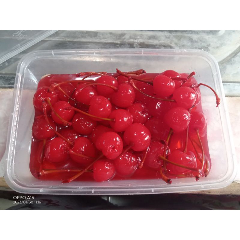 

Cherry merah tangkai 10 biji